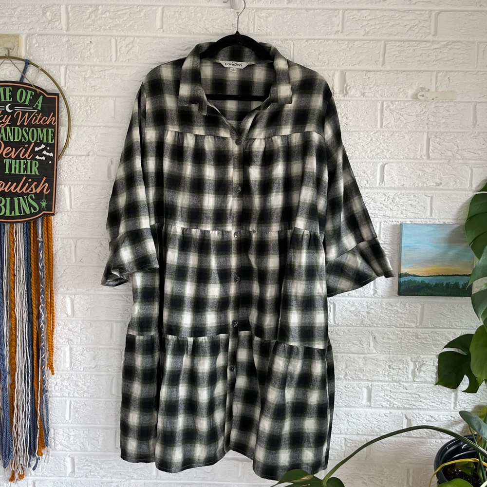 33. Plaid N Tiers,  NWT Davi & Dani flannel dress tiered w/ functional buttons